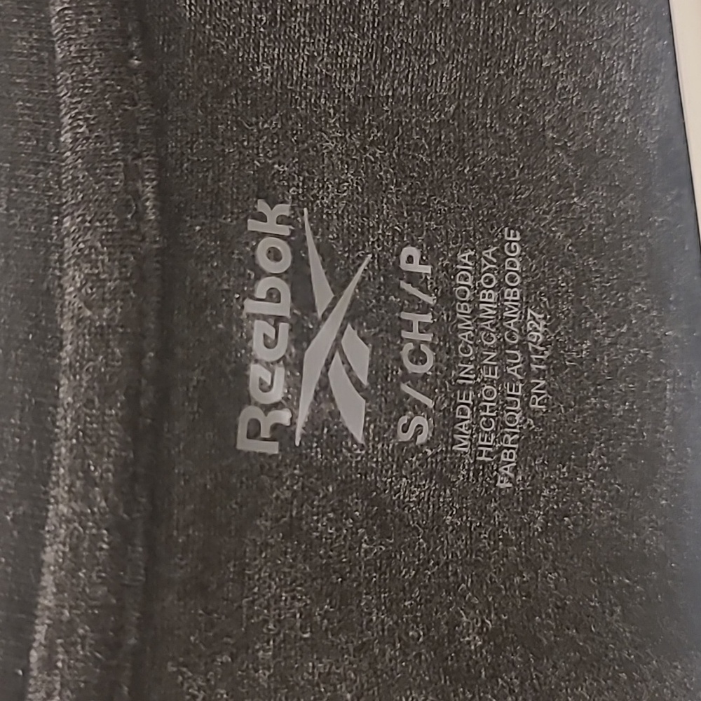 Reebok tshirt - Picture 3 of 4